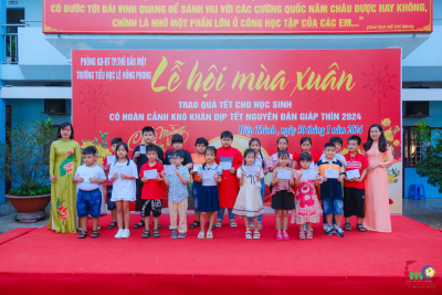 Hưởng ứng "Tết trồng cây đời đời nhớ ơn Bác Hồ" nhằm kỷ niệm 134 năm Ngày sinh Chủ tịch Hồ Chí Minh (19/5/1890 - 19/5/2024).
