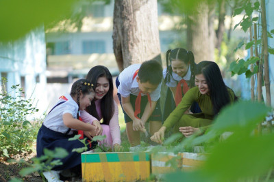 Hưởng ứng "Tết trồng cây đời đời nhớ ơn Bác Hồ" nhằm kỷ niệm 134 năm Ngày sinh Chủ tịch Hồ Chí Minh (19/5/1890 - 19/5/2024).