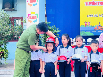 Hội diễn thời trang tái chế “Vì môi trường xanh”, chương trình phân loại thu gom và tái chế vỏ sữa