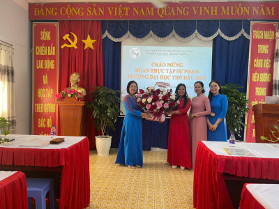 Chào đón đoàn sinh viên thực tập Trường Đại học Thủ Dầu Một