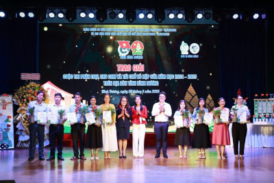 Xin chúc mừng tập thể Liên đội Tiểu học Lê Hồng Phong với những thành tích ấn tượng!