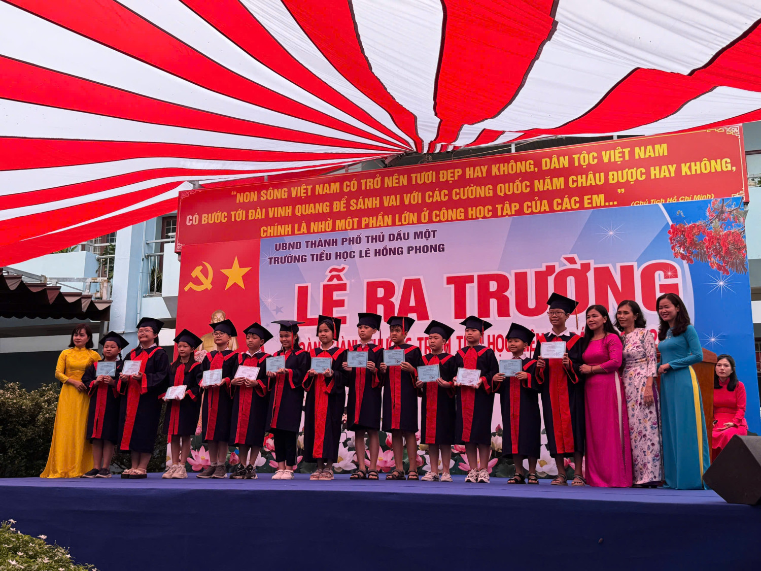 Lễ ra trường học sinh Lớp 5. Niên khóa 2020-2025